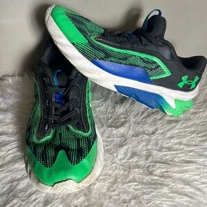 Boys Under Armour Scramjet Shoes Size 1.5